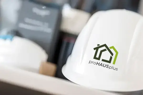 Bauhelm mit Logo Pro Haus Plus GmbH